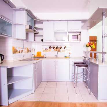 Барная стойка на кухне: 7 идей обустройства, 8 дизайн-советов и 60 фото