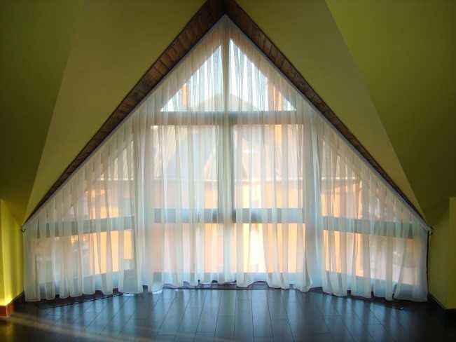 Шторы на треугольное окно для мансарды - как сшить и оформить