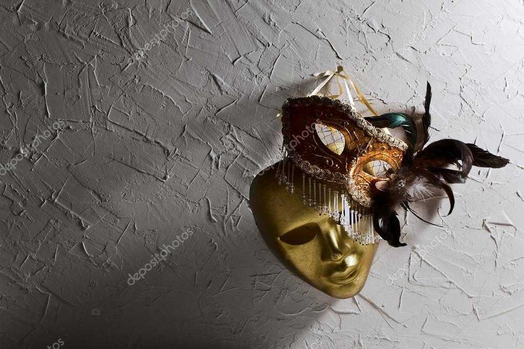 Как вписать в интерьер венецианские маски. маска — сувенир из путешествий может быть опасным. создание венеции в спальне