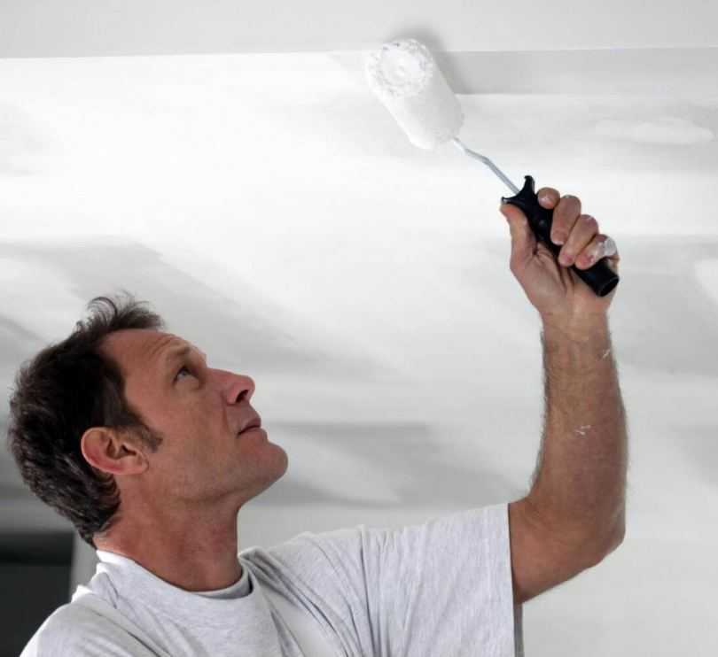 Как и чем лучше белить потолок своими руками?