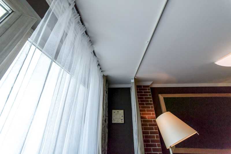 Как повесить шторы красиво и правильно: в гостиной, спальне и зале
 - 21 фото
