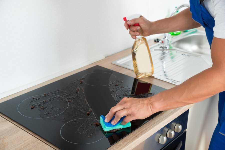 Как почистить керамическую плиту от нагара: 8 рецептов отмыть прибор от старого налета в домашних условиях