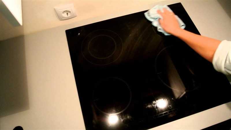 Как очистить стеклокерамическую плиту: средства, инструменты, народные способы