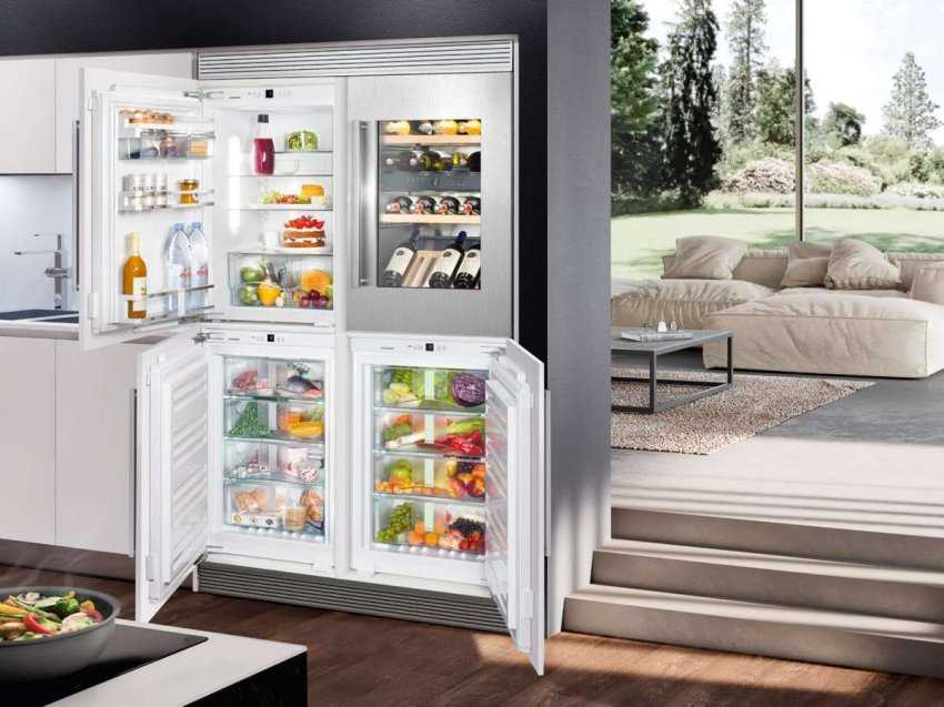 Серый холодильник в интерьере кухни: сочетания, размещение