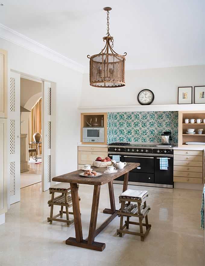 Кухня в готическом стиле: 100 красивых идей интерьера на фото