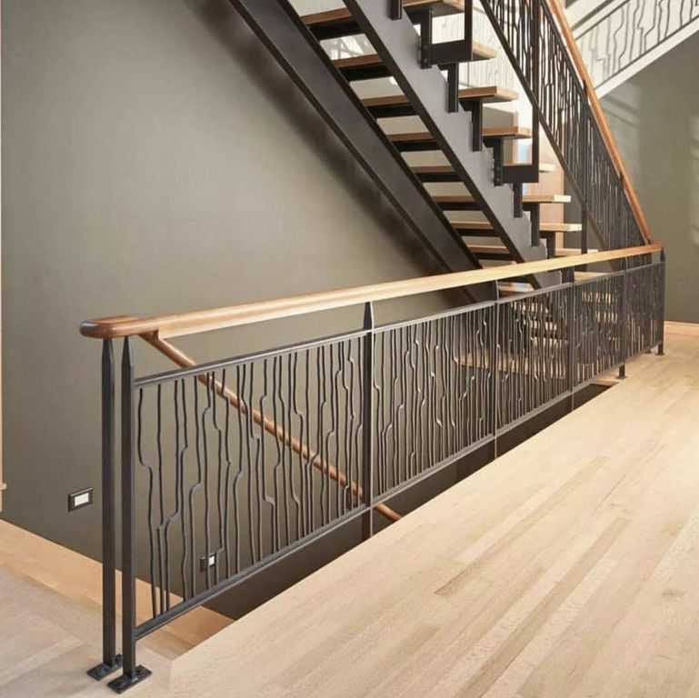 Перила для лестниц: как выбрать подходящую конструкцию для дома (68 фото)