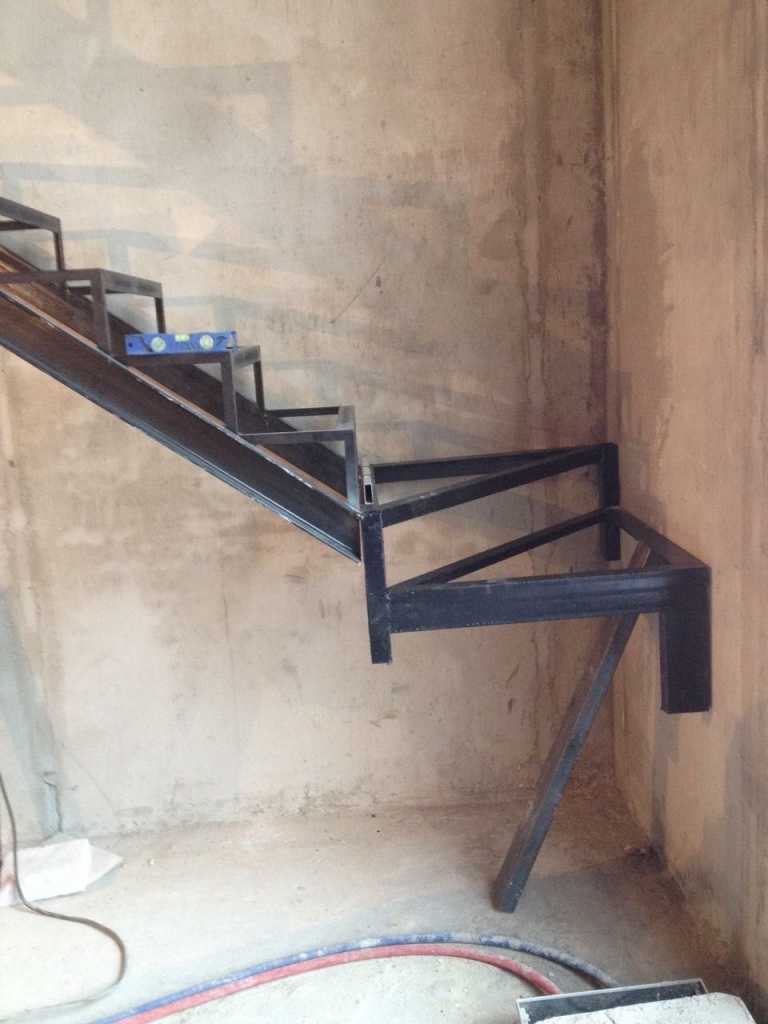 Как сделать лестницу на второй этаж уличную — доступно о важном