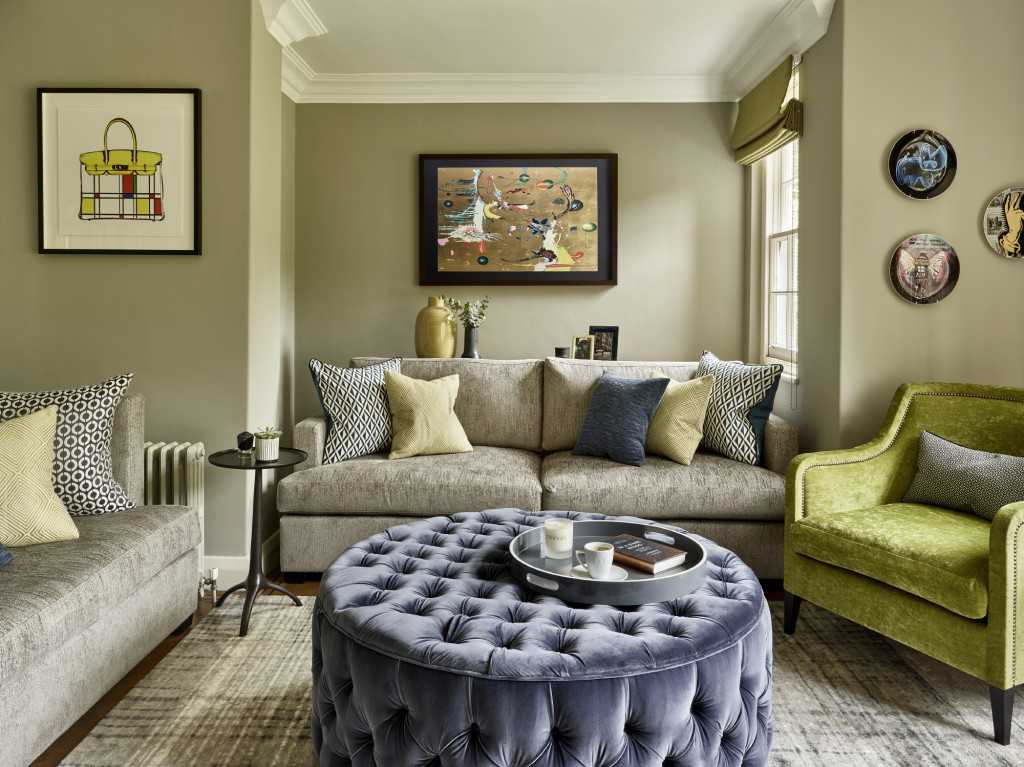 Оливковая гостиная 100 фото модных решений дизайна, сочетание с другими оттенками Оливковые стены, шторы, диван в интерьере гостиной