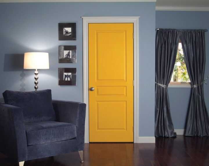 Светлые двери в интерьере квартиры и дома +75 фото