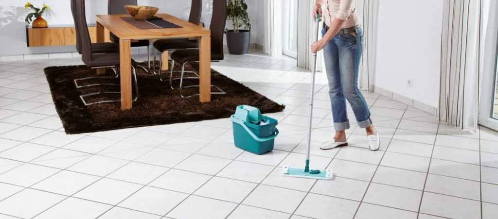 Чем отмыть плитку на полу от грязи — как очистить кафельную напольную плитку от въевшейся грязи