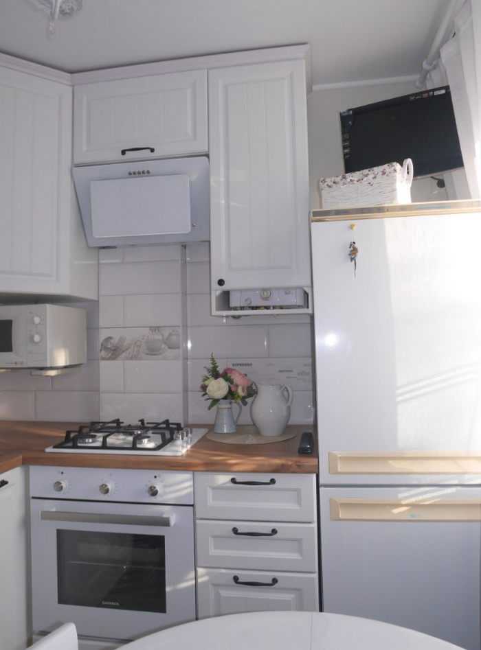 Дизайн маленькой кухни в хрущёвке с газовой колонкой и холодильником: как спрятать газовую колонку на кухне, фото » интер-ер.ру
