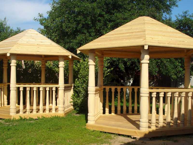 Варианты и технология постройки пергол и арок из дерева: поясняем по порядку