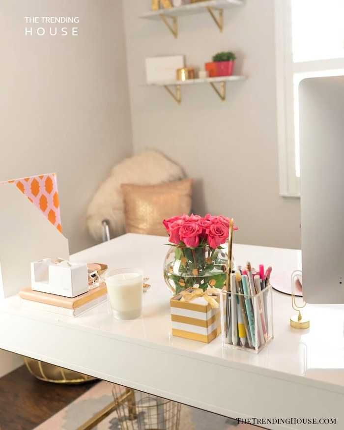 Как украсить свой рабочий стол, место в офисе: интерьер и декор - 23 фото
