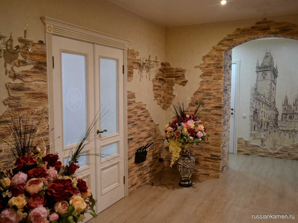 Искусственный камень в интерьере прихожей, кухни, спальни, лоджии: фото + инструкция по декорированию стен