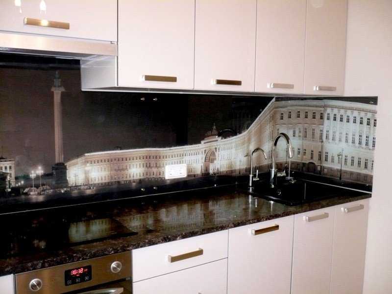 Фартук из стекла с подсветкой — 20 реальных фото скинали в интерьере кухни