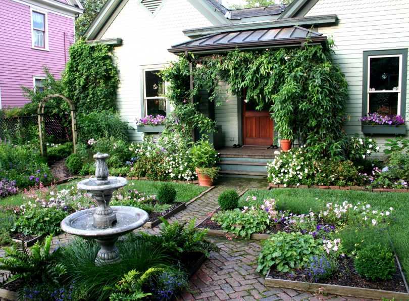 Как красиво оформить двор частного дома: несколько простых идей
