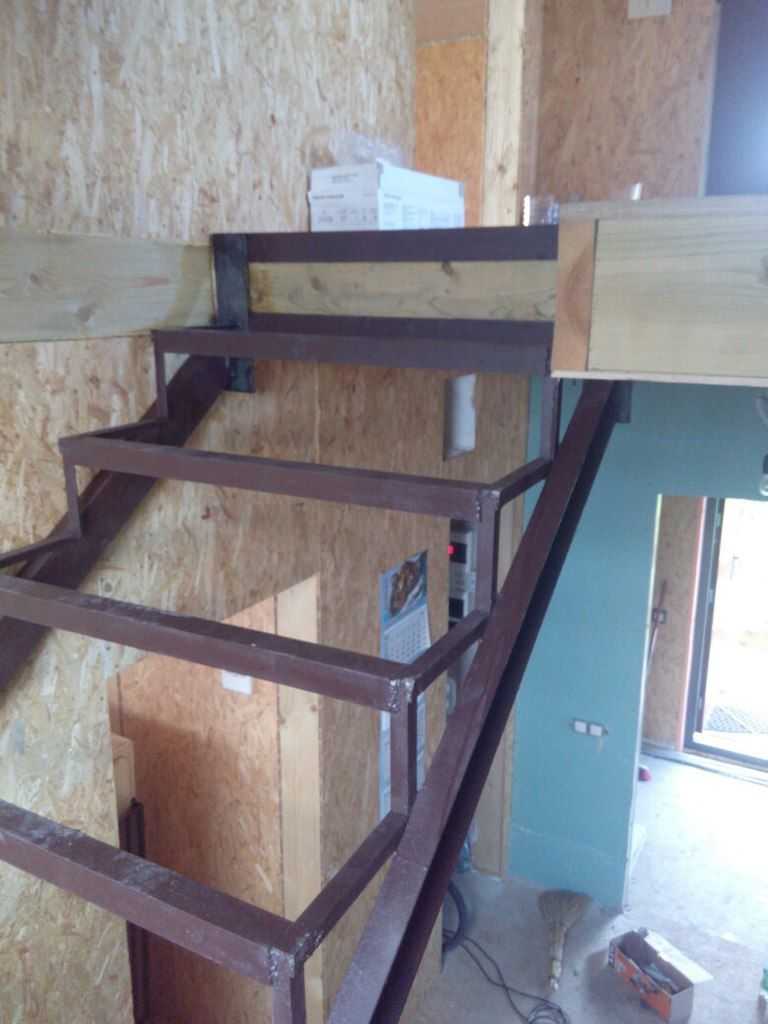Лестница на металлокаркасе с деревянными ступенями чертеж — технология монтажа
