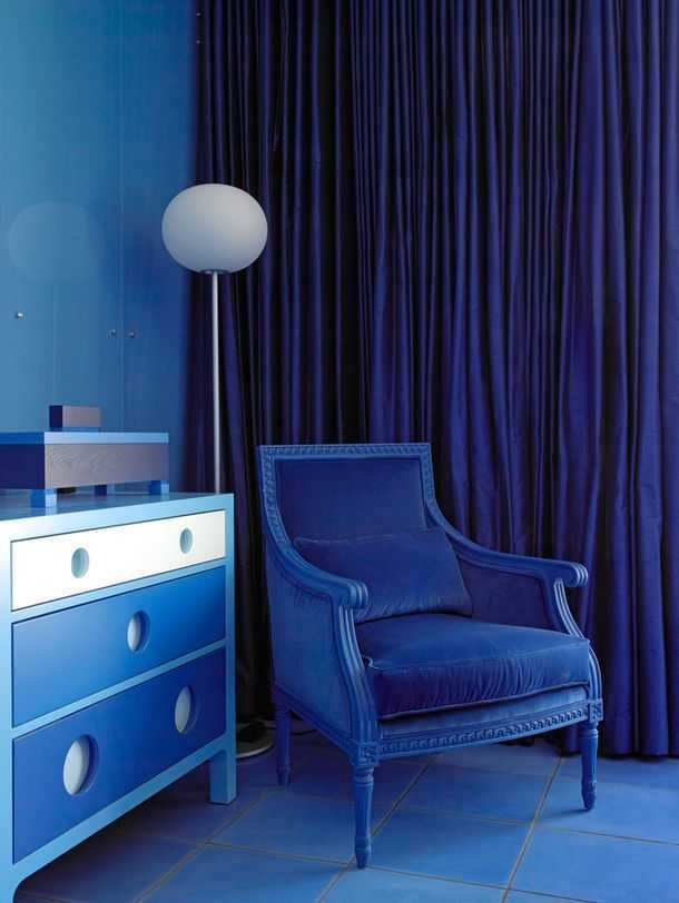 Коричнево синяя (голубая, бирюзовая) гостиная, фото