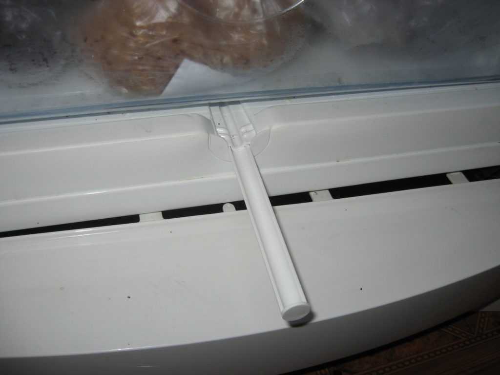 С чем связано появление конденсата в холодильнике?