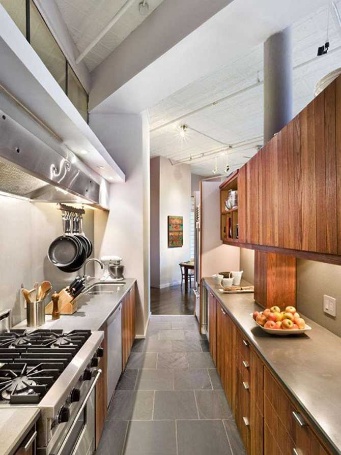 Дизайн узкой кухни 100 фото стильных решений, особенности обустройства Красивый дизайн узкой кухни с диваном, окном, балконом Современный интерьер маленькой узкой кухни на фото