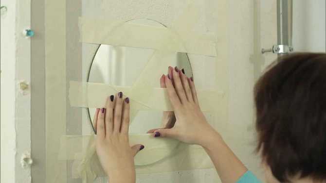 Алиса в зазеркалье, или как повесить зеркало в ванной 4 способами