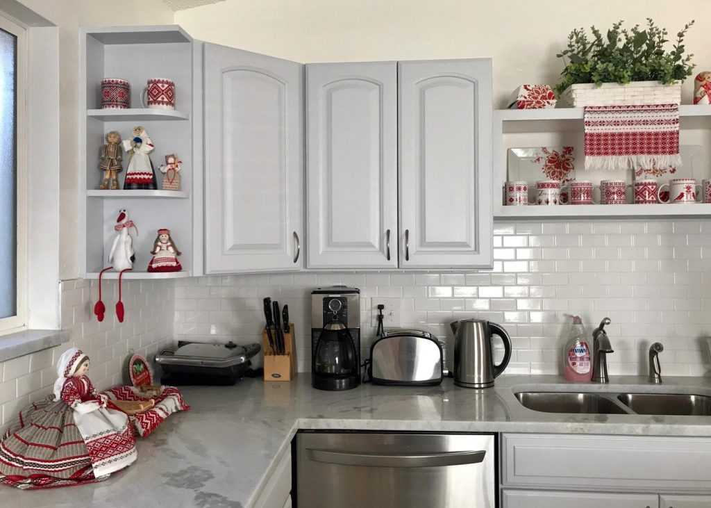 Дизайн прямой маленькой кухни на фото Прямые современные белые кухни с холодильником Красивый интерьер линейной кухни размером 2,3,4 и 5 метров