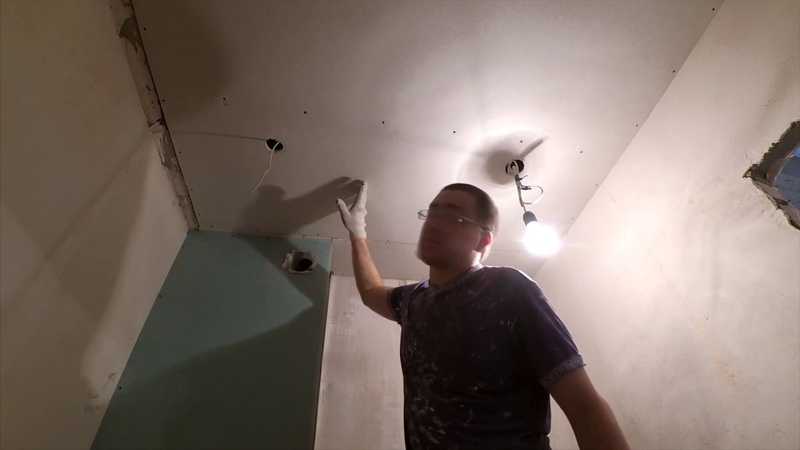 Потолок из гипсокартона в ванной (42 фото): как делать стеклянный, гипсокартонный потолок в ванной