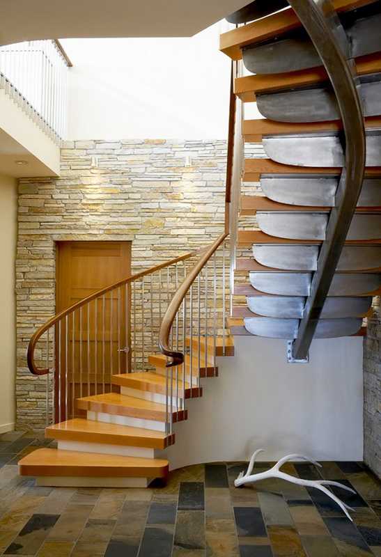 Красивые лестницы из дерева для загородного дома Деревянные лестницы для дачного дома Современный дизайн натуральных деревянных лестниц в домах и квартирах