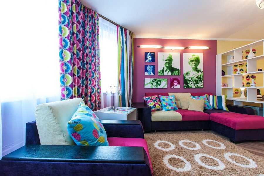 Персиковая гостиная 100 фото красивых идей дизайна, сочетания цветов Шторы, обои, мебель и аксессуары в гостиной персикового цвета Модные интерьеры на фото