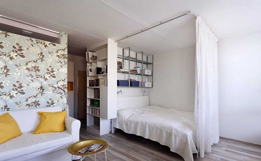Спальня в однокомнатной квартире — готовые решения дизайна от профи + 75 фото