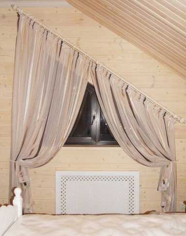 Мансардные шторы — особенности выбора, креплений и установки в интерьере (103 фото)