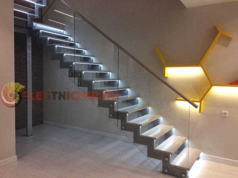 Лестница на мансарду в частном доме: варианты конструкций и расположение подъёма