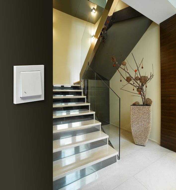 Лестница в доме на второй этаж: виды, дизайн красивого интерьера
 - 27 фото