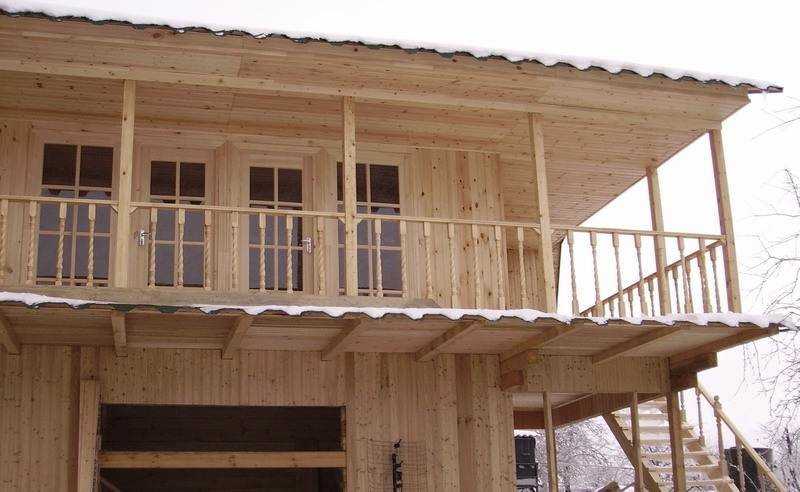 Строительство балкона в частном доме своими руками: технические требования, материалы и технология возведения