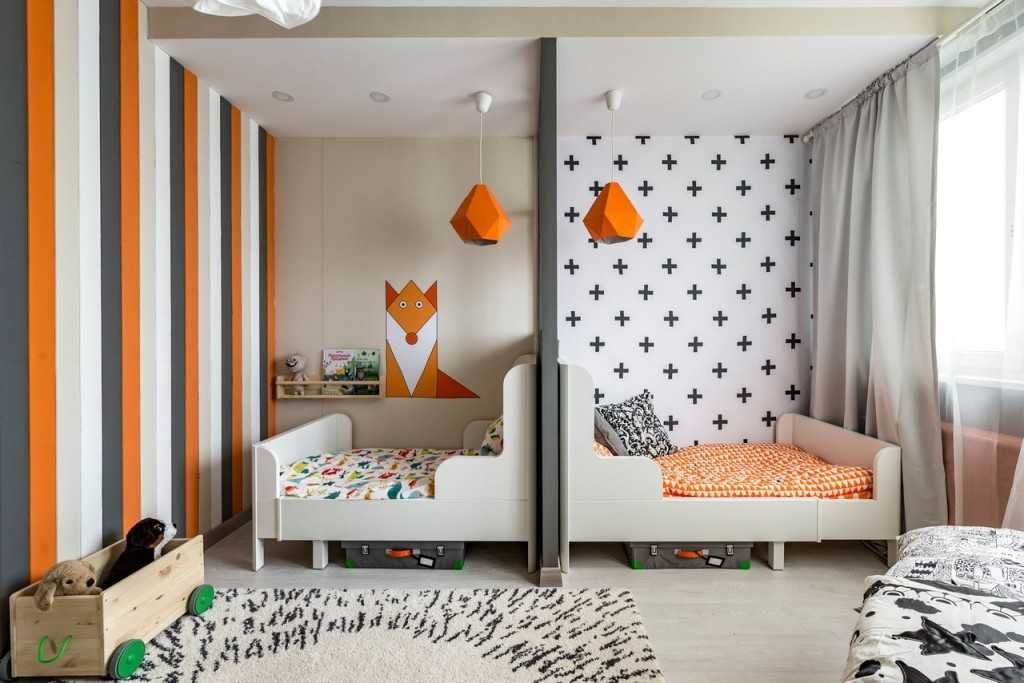 Варианты дизайна детской комнаты с балконной дверью