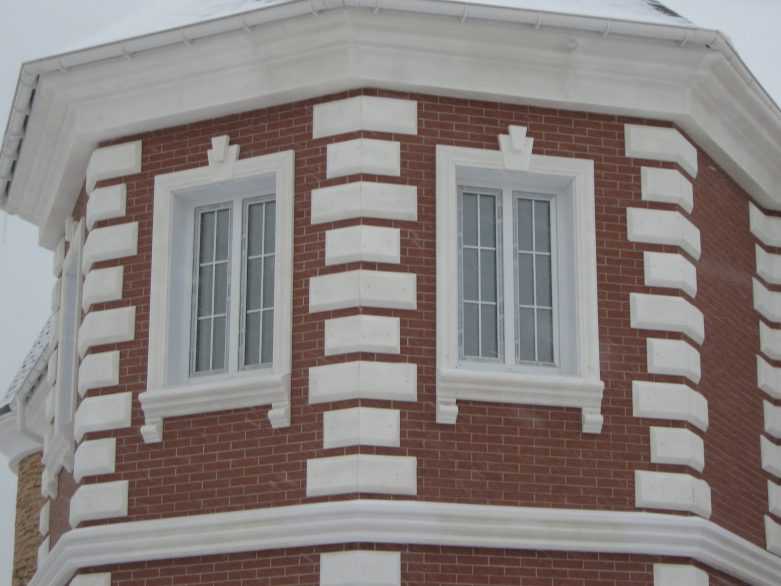 Популярные варианты и требования к самостоятельному декору фасада дома
