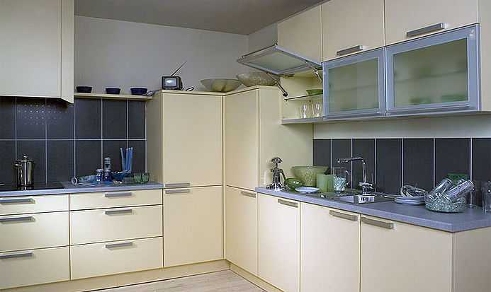 Алюминиевые фасады - алюминиевый профиль для кухонных фасадов, кухни: стекло, пластик в алюминиевой рамке (фото)кухня — вкус комфорта