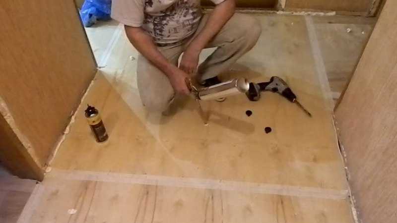 Как отремонтировать скрипучие полы в квартире