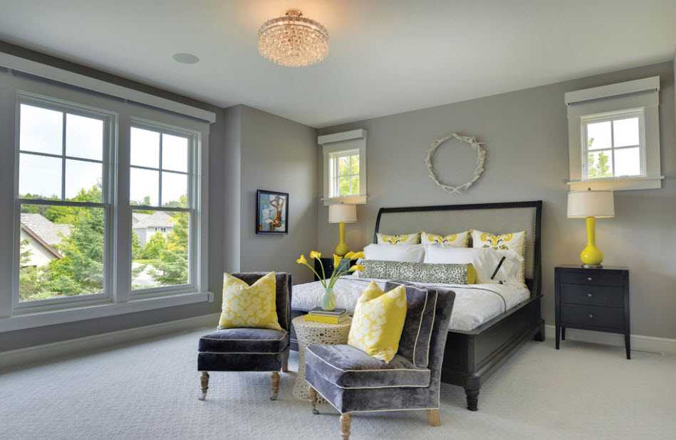 Желтые спальни 100 фото красивых идей, варианты цветовых сочетаний  Желтые шторы, обои в спальне Беложелтая, синежелтая, зеленожелтая, серожелтая спальня Стильный интерьер спальни в желтых тонах на фото