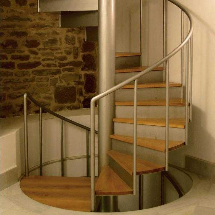 Винтовая лестница своими руками из металла чертежи - всё о лестницах